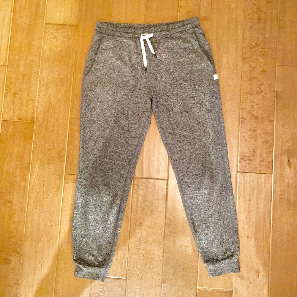 Vuori Performance Jogger. Heather Grey. Sz SMALL